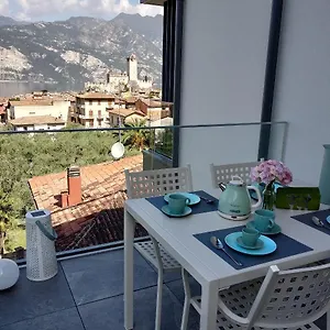 Blue Sky Apartment
